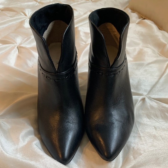 Nine West Black Leather Booties sz 8.5 - Picture 1 of 8